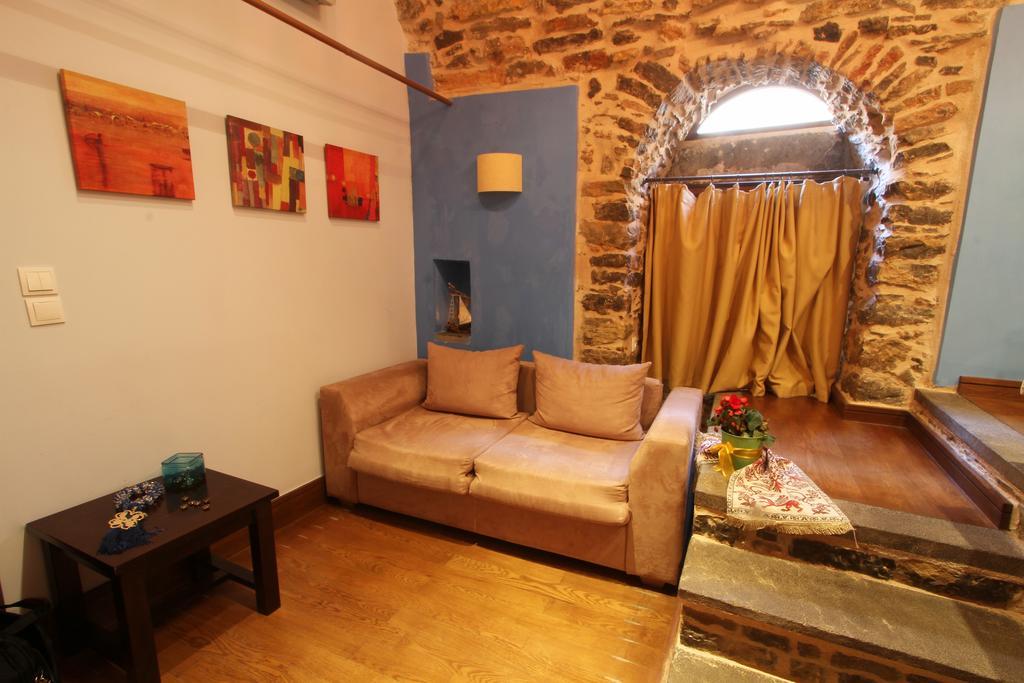 Medieval Castle Mesta Bagian luar foto