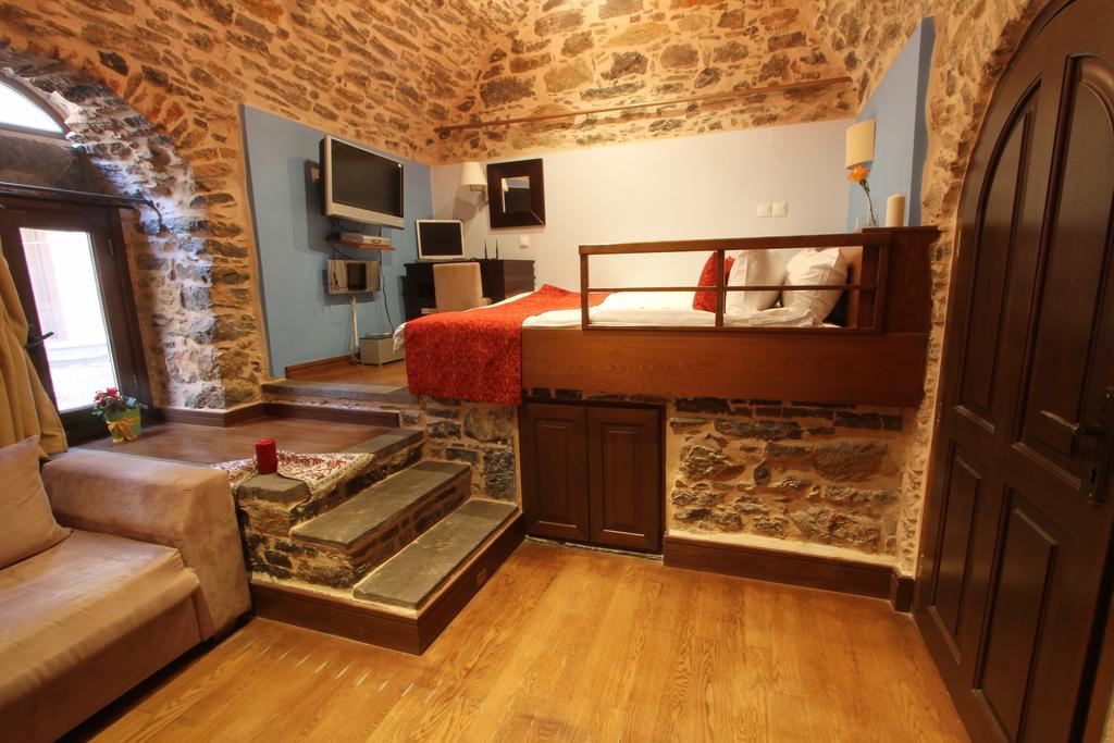 Medieval Castle Mesta Bagian luar foto