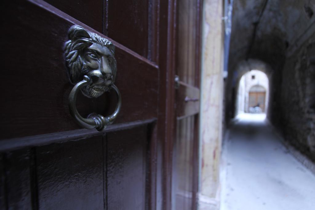 Medieval Castle Mesta Bagian luar foto
