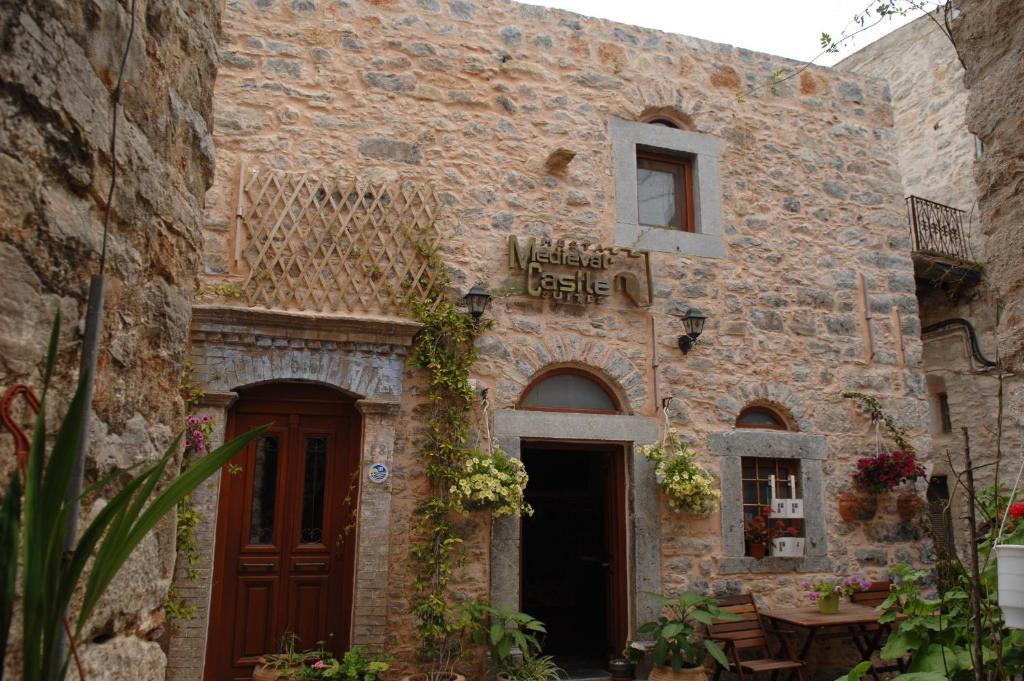 Medieval Castle Mesta Bagian luar foto